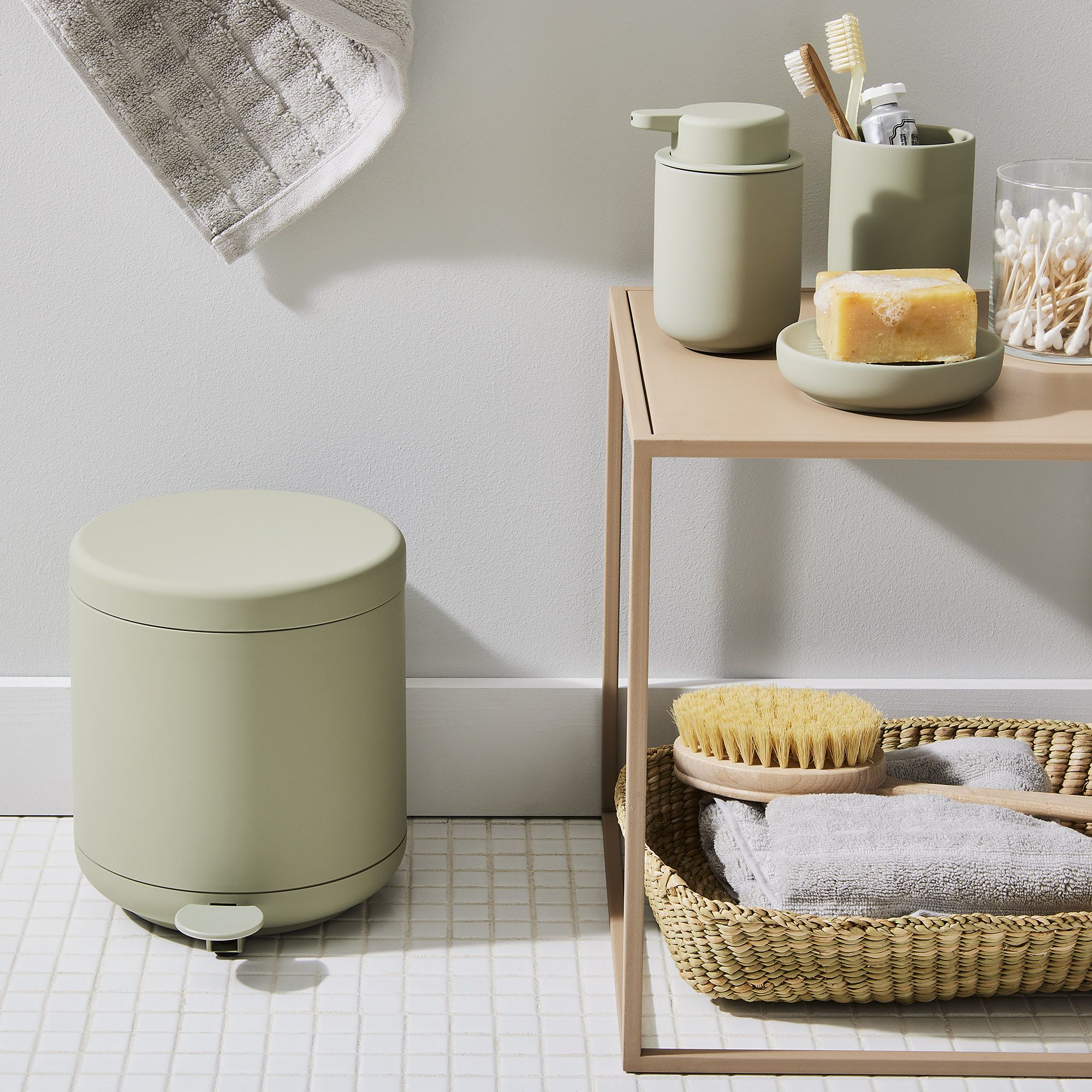 Title graphic with text 'A Deep-Cleaning Guide for Even the Grimiest Bathrooms'.