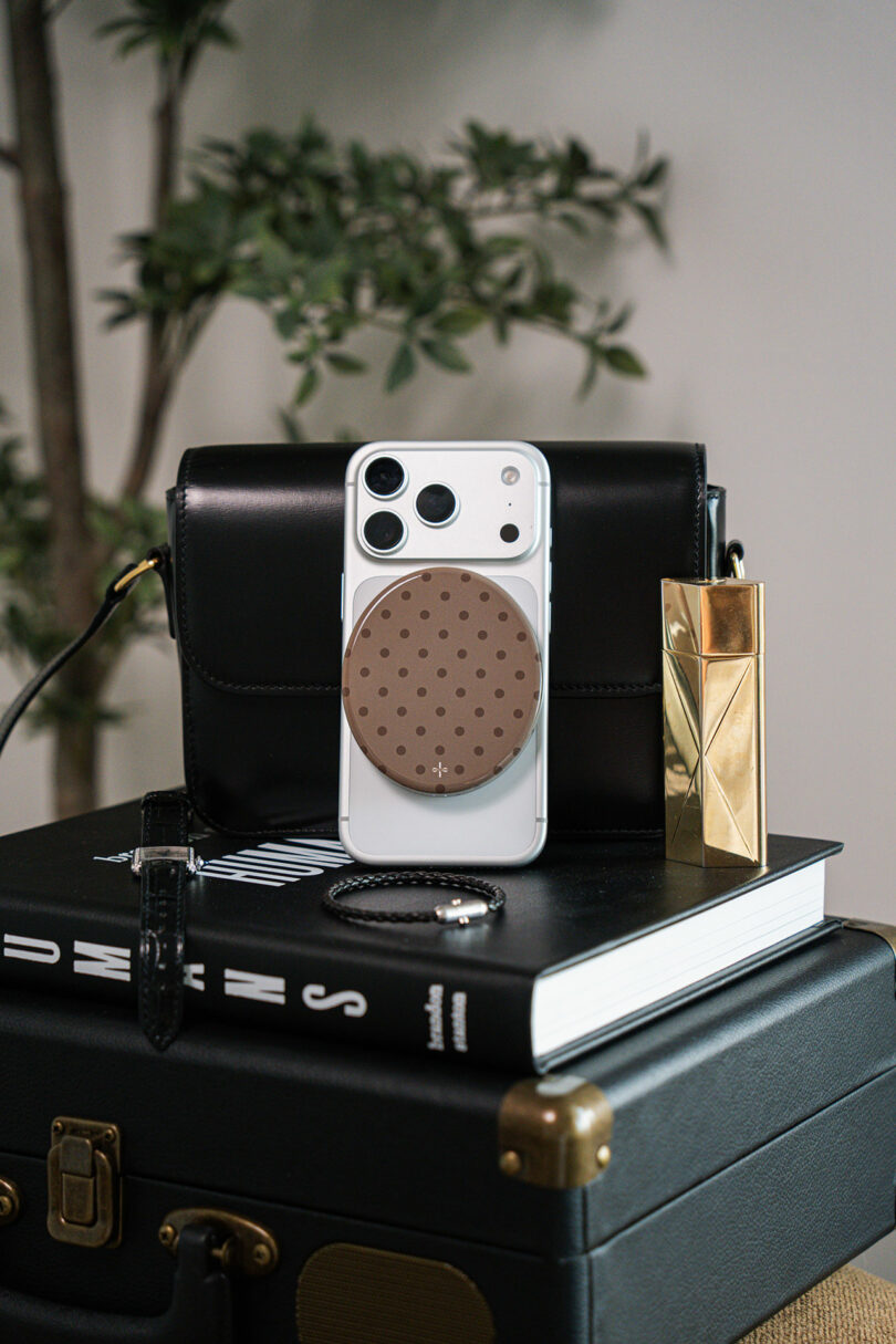 ALMA: Simplify Your Workspace with Wireless Magnetic Charging